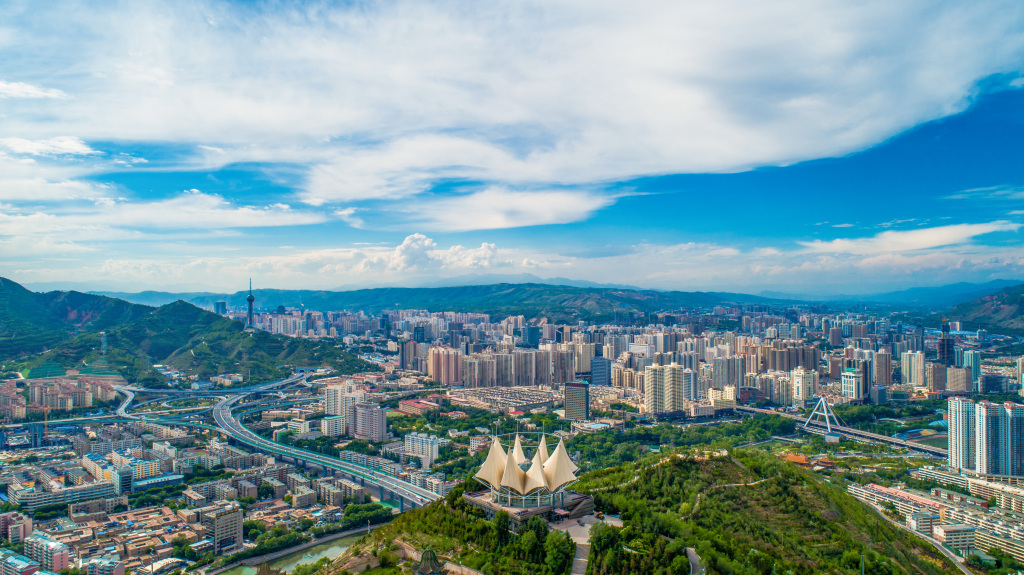 华盖星:八字看食伤得生-读懂城市丨西宁的夏日启示录：当一座城市把凉爽变成核心竞争力