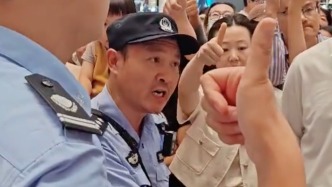 维权却被说闹事？民警到场一句话引众人鼓掌点赞