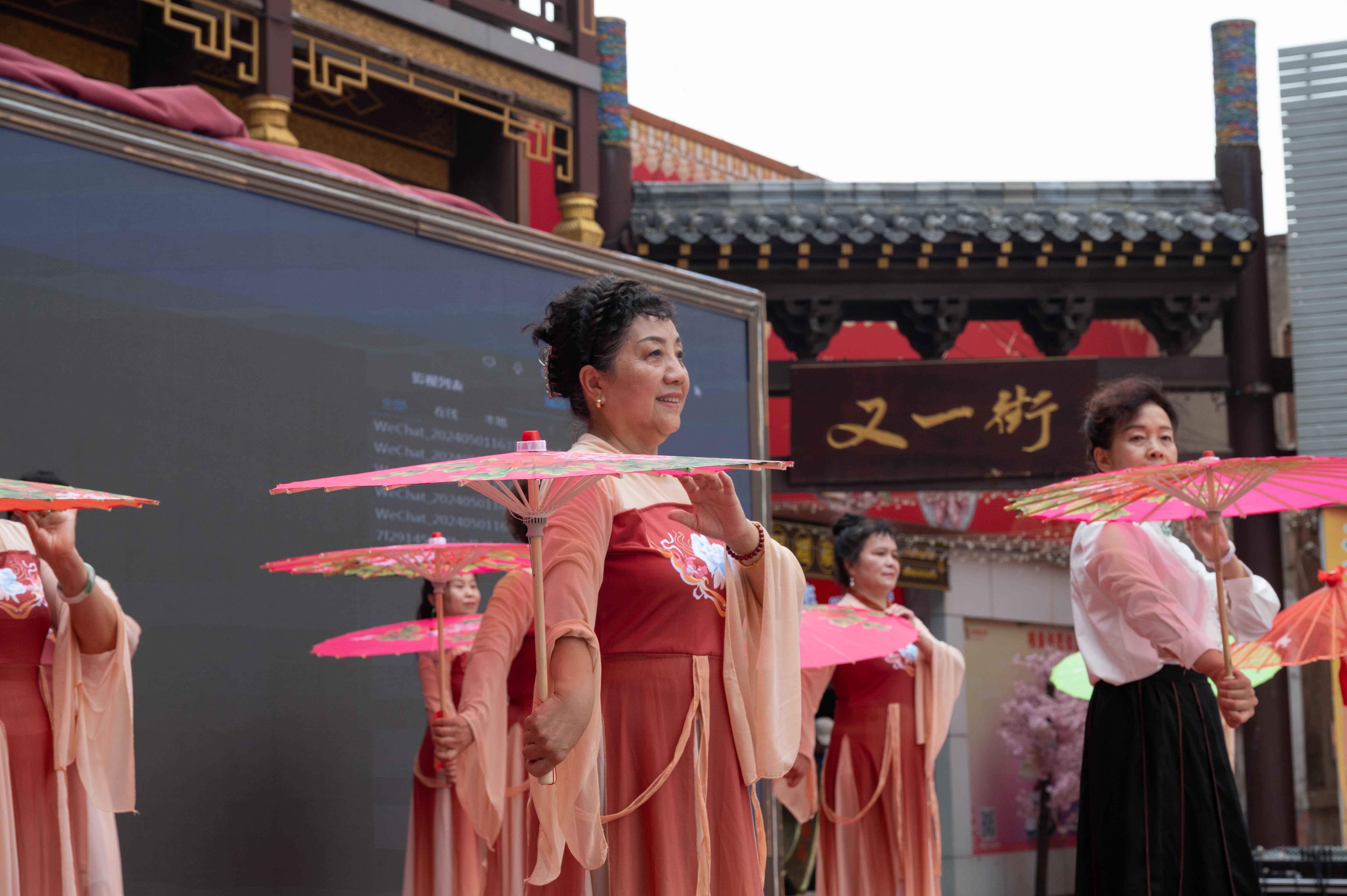 https://imgpai.thepaper.cn/newpai/image/1727672294000_1NhKNC_1727693768301.jpg