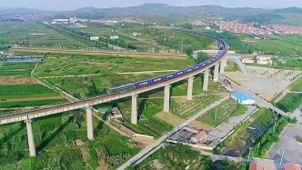 【美丽中国】开路先锋：从“毛泽东号”机车看中国铁路变迁 