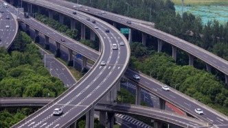 兩辦：推動收費公路政策優化，發展通用航空和低空經濟