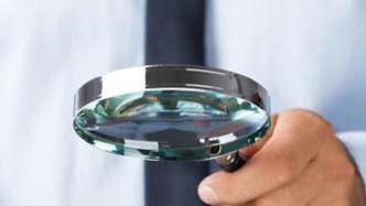 常州武进区前黄镇党委书记龚新宇在微信群发布不雅言论，被免职