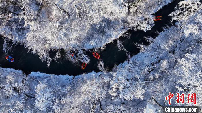 冰雪世界的漂流、温泉、林海……吉林省雪季旅游受游客青睐