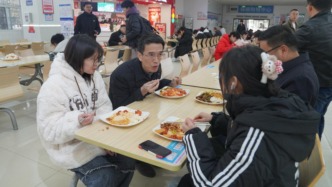 江西省委教育工委领导调研江西工职院学生食堂等