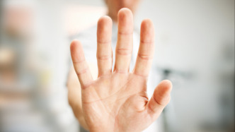 饶碧宇被罢免湖南省人大代表职务，曾任湘西州泸溪县县长