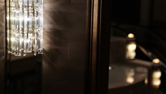 换牌，能否拯救高奢酒店？