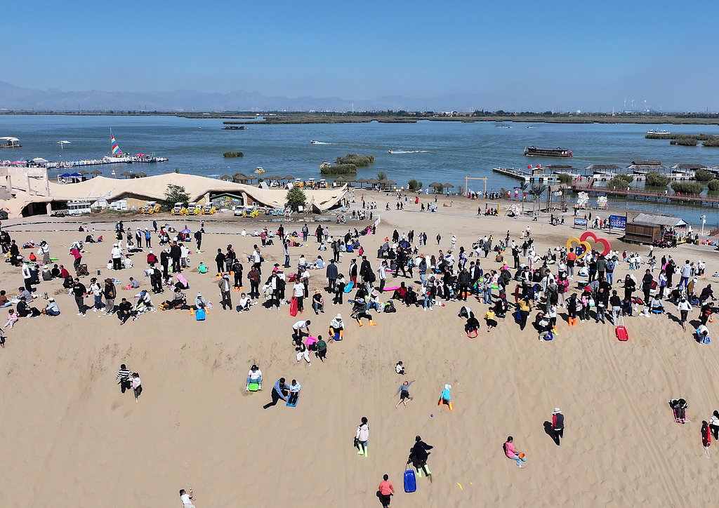 宁夏去年接待国内游客约8000万人次，同比增14.2%