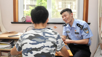 被誉为青少年问题专家，上海民警陈梁顺当选全国“最美基层民警”