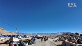 愛(ài)在這里匯聚——新華社記者探訪定日縣塘仁村震后安置點(diǎn)