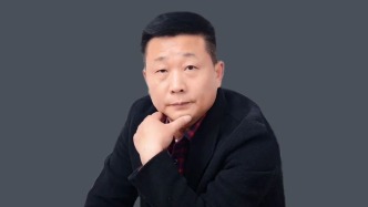 金蛇祈福·丹青贺岁丨吴飞——观山问道