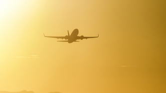 大摩上調(diào)評級，三大航股價(jià)漲超5%