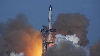 美“星舰”飞船发射后解体但助推器实现回收