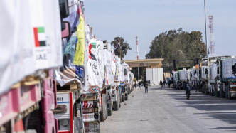 停火协议生效，4000辆满载援助物资的卡车准备进入加沙地带