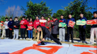 海菜花與老人的故事在洱海畔上演，上千交大師生先后駐守當地