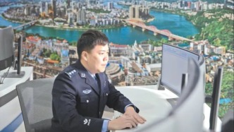 柳州一經偵民警和嫌疑人做了4年“網友”，引導其回國自首