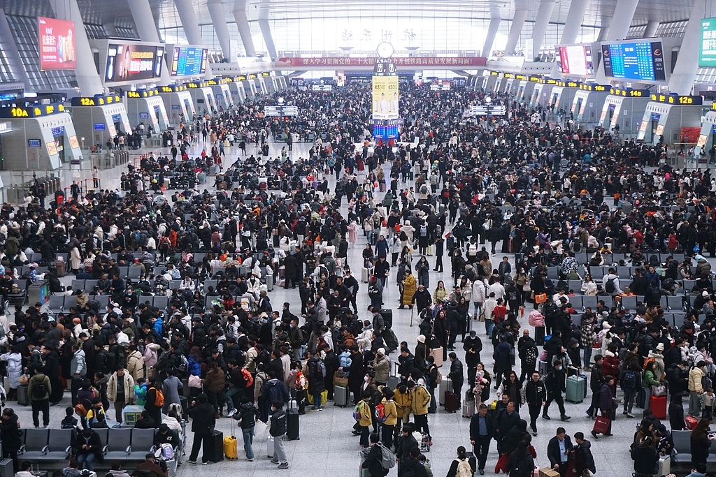 全国铁路预计今日发送旅客1340万人次，春节假期部分区间余票充足