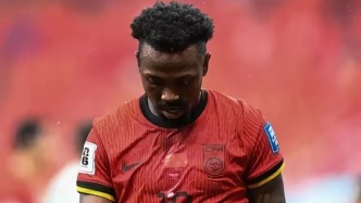 歸化國腳現(xiàn)身巴西野球場，下賽季恐無球可踢