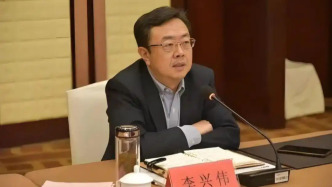 李兴伟已调往中央编办任职，曾任青岛科技大学党委书记