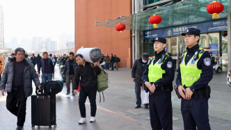 高速公路出滬客流量已有所回落，上海全市交通狀況平穩有序