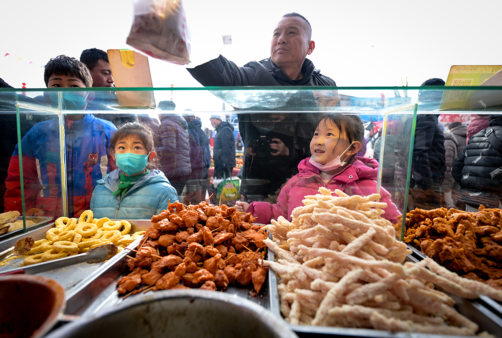 经济日报：乡村大集赶出幸福味