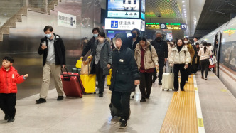 鐵路上海站迎返程客流高峰，今日預計到達旅客76.8萬人次