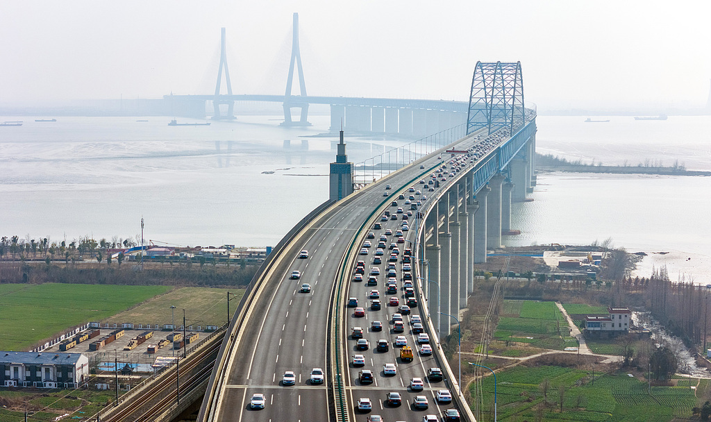 2月3日全国道路交通总体平稳，4日交通流量将持续高位运行