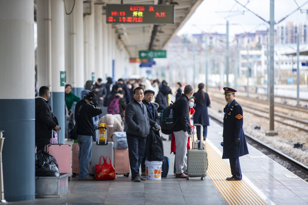 南铁预计今天发送旅客133.8万人次，创春运单日新高