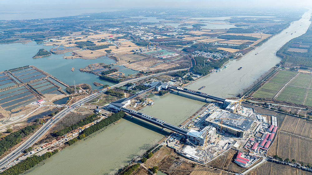 观察｜人勤春来早，上海全力跑出加速度