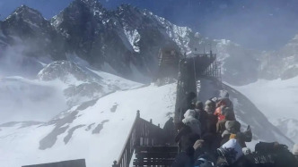 玉龙雪山索道停运致游客被困？景区：风季索道随时有停运可能
