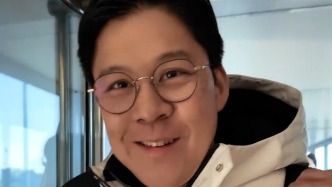 中國香港代表團抵達哈爾濱，霍啟剛希望運動員盡情享受