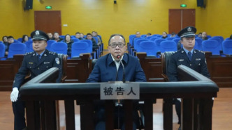 貴州省水利投資公司原總經(jīng)理李明衛(wèi)一審被控受賄1.73億余元
