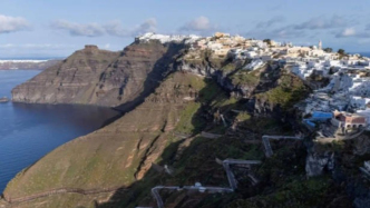 希臘是否正在見證新火山的誕生？