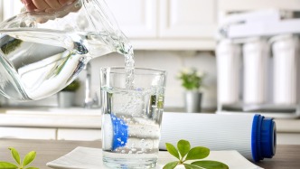 每天喝5升水排出9毫米腎結石？專家：不推薦，6毫米內可保守治療