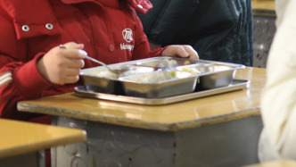 舌尖上的“校園餐”反腐記：江西一校長從學生口中“奪食”被查