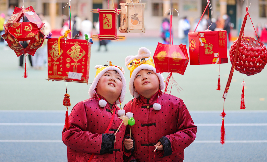 2025世界年｜非遗春节⑨：上元灯如昼，月圆家家欢