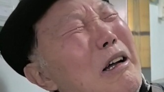 “谁能救救我老伴！”退休教师求助高呼，武大四名师生站了出来
