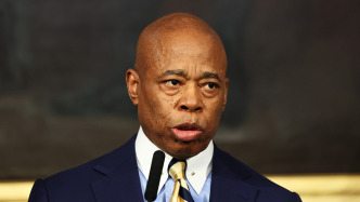 對抗行政干預，被司法部要求撤銷紐約市長貪腐案指控的檢察官辭職