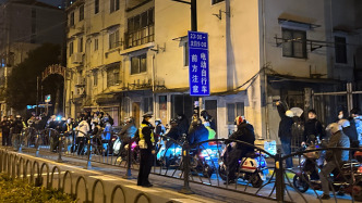 五分鐘內(nèi)幾十輛車涌入！上海首條可通行電動自行車越江隧道開啟，他們很興奮