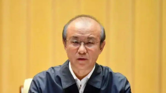 鄭宏范已不再擔任內蒙古自治區黨委常委
