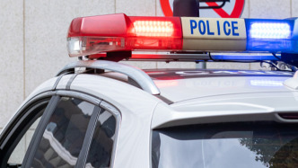 警方通報(bào)私家車沖進(jìn)醫(yī)院致1人死亡：駕駛?cè)苏`踩油門，排除酒駕毒駕