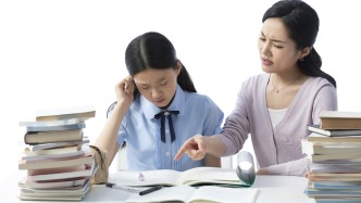 考試制度讓嚴格的教育要求與家庭溫暖之間很難取得平衡