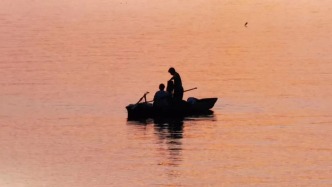 生命褶皺里的時(shí)代鏡像