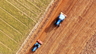 萬象“耕”新，春潮涌動沃野間