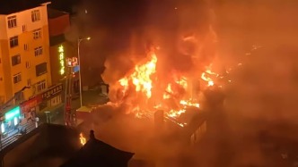 住宅樓凌晨起火，沈陽消防：暫未發現人員傷亡或被困，仍在反復搜救
