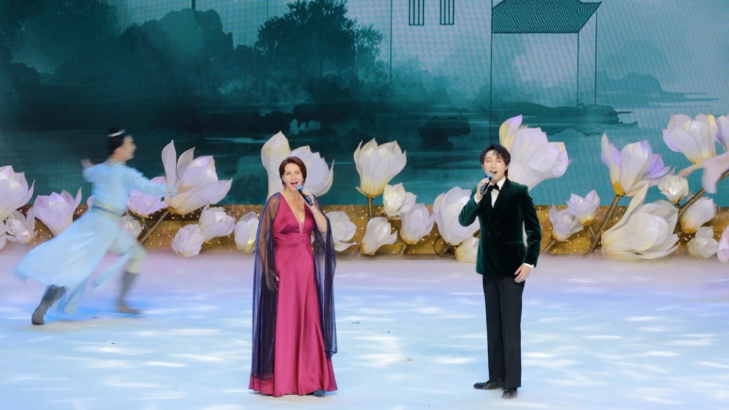 荷兰籍获奖者玛雅献唱《梁祝》，这是白玉兰奖结出的硕果