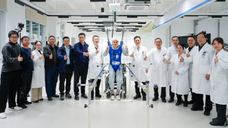 腦脊接口讓癱瘓者重新行走！全球首批4位患者已在滬成功手術