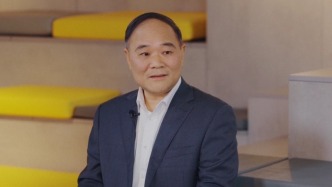 吉利李書福：初中階段推進大規模因材施教，提供多樣化發展機會