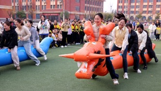 人民日報：讓女性在時代舞臺盡情放飛夢想