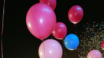 两人因非法自制氢气球被刑拘，现场查获化学原料52斤