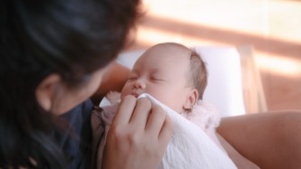 用人單位應予執行！成都再次明確“純母乳喂養的女職工可增一個月產假”